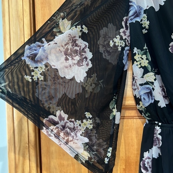 Charlotte Russe Floral Romper Shorts - Size Extra Small - Picture 3 of 6